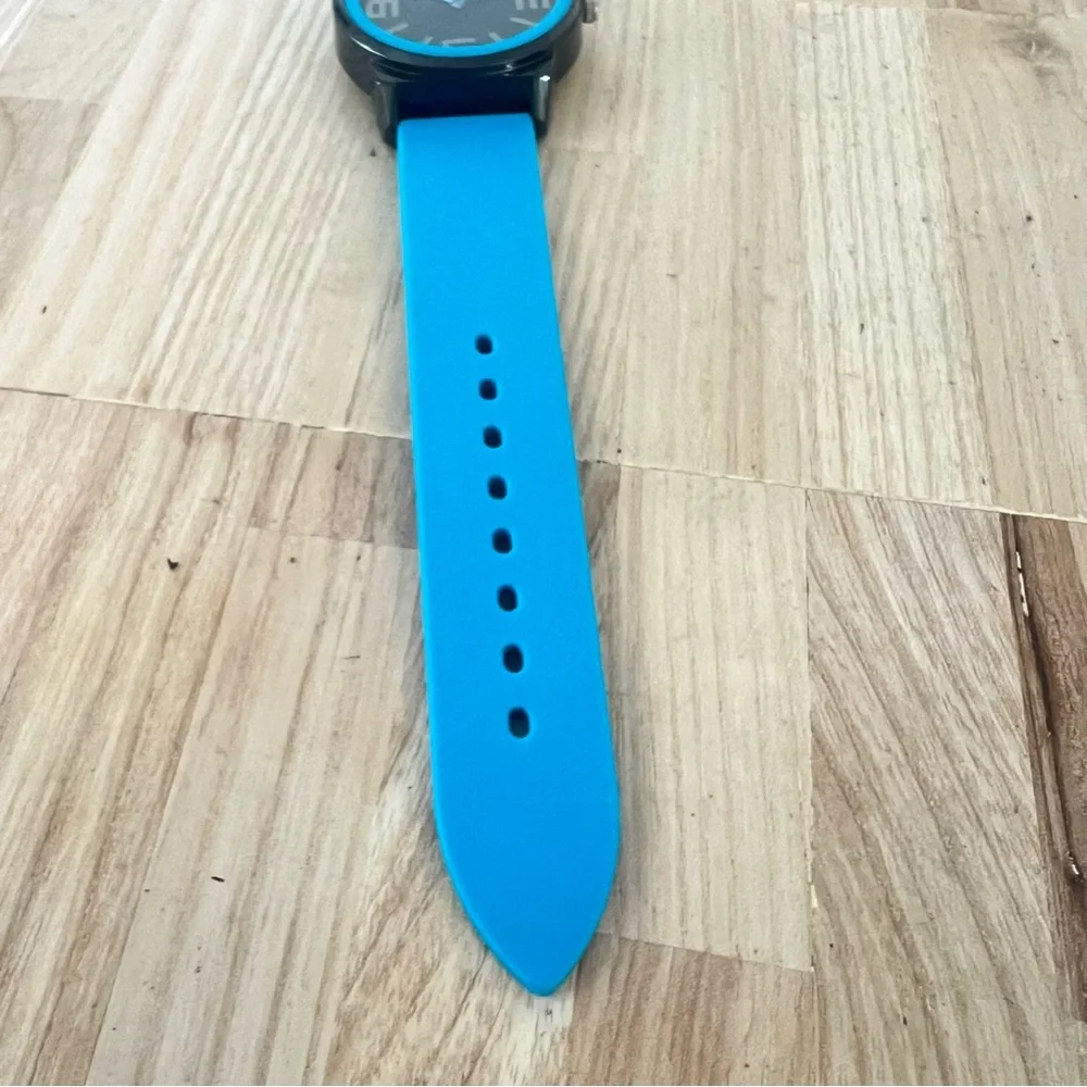Unbranded blue and black watch NEW BATTERY